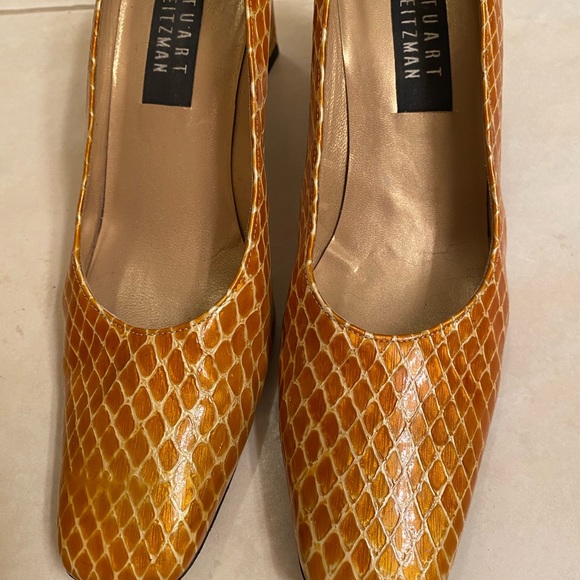 Stuart Weitzman Gold Snake Square Toe Pump - Picture 2 of 10